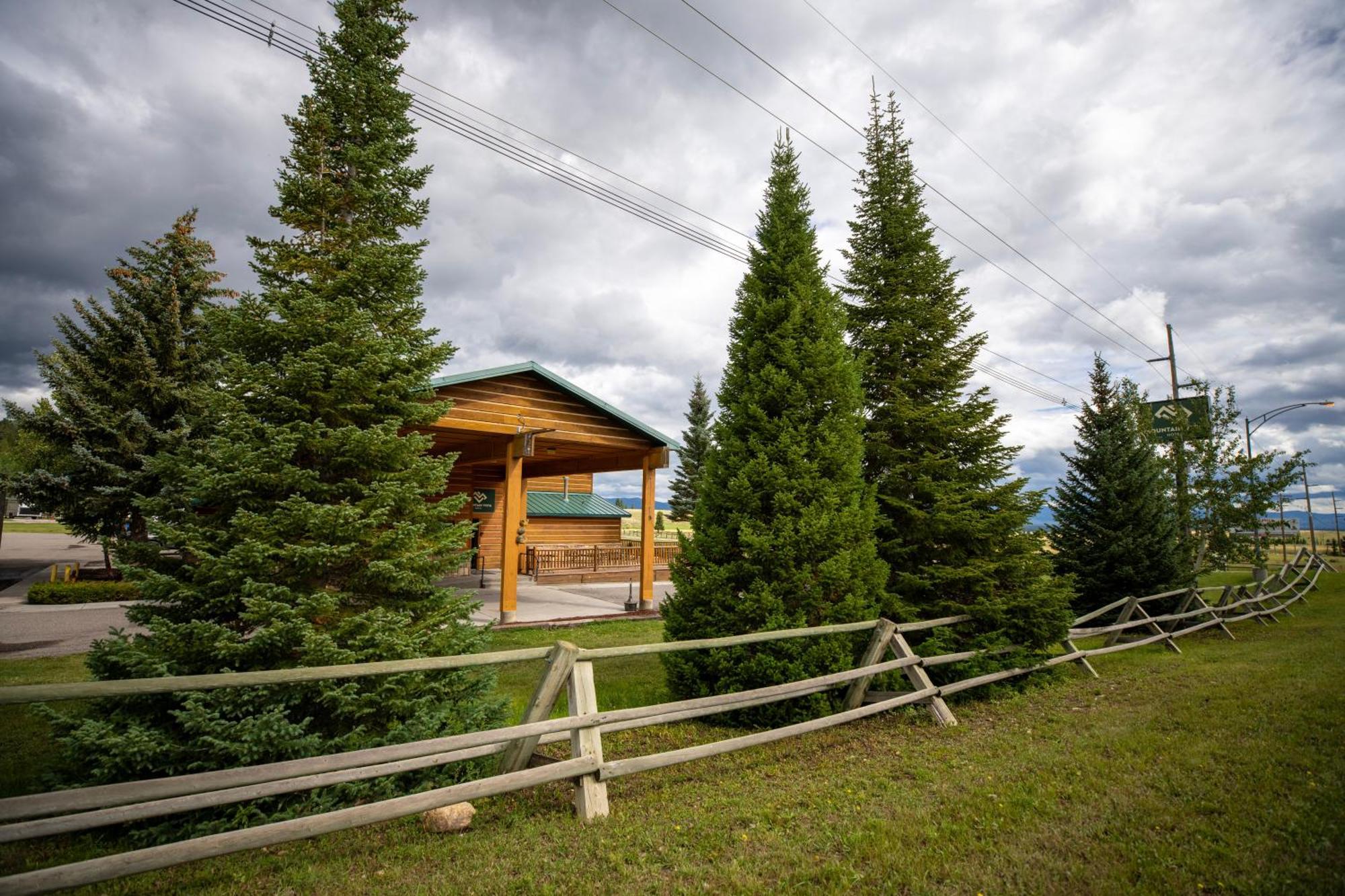 Mountain Vista Hotel Запад Йеллоустон Экстерьер фото